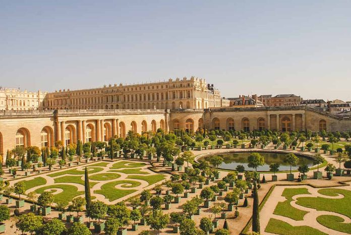 Palace of Versailles Evacuated for Second Time