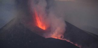 Thousands Flee Over Volcanic Activity in Indonesia