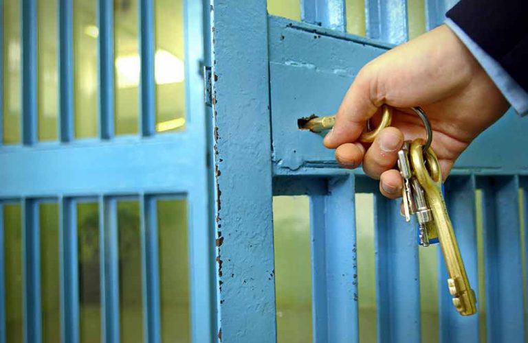 New Warden Multiple Staff Members Charged After Deaths Of Inmates